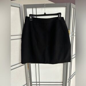 Nine West black mini skirt. Size medium.